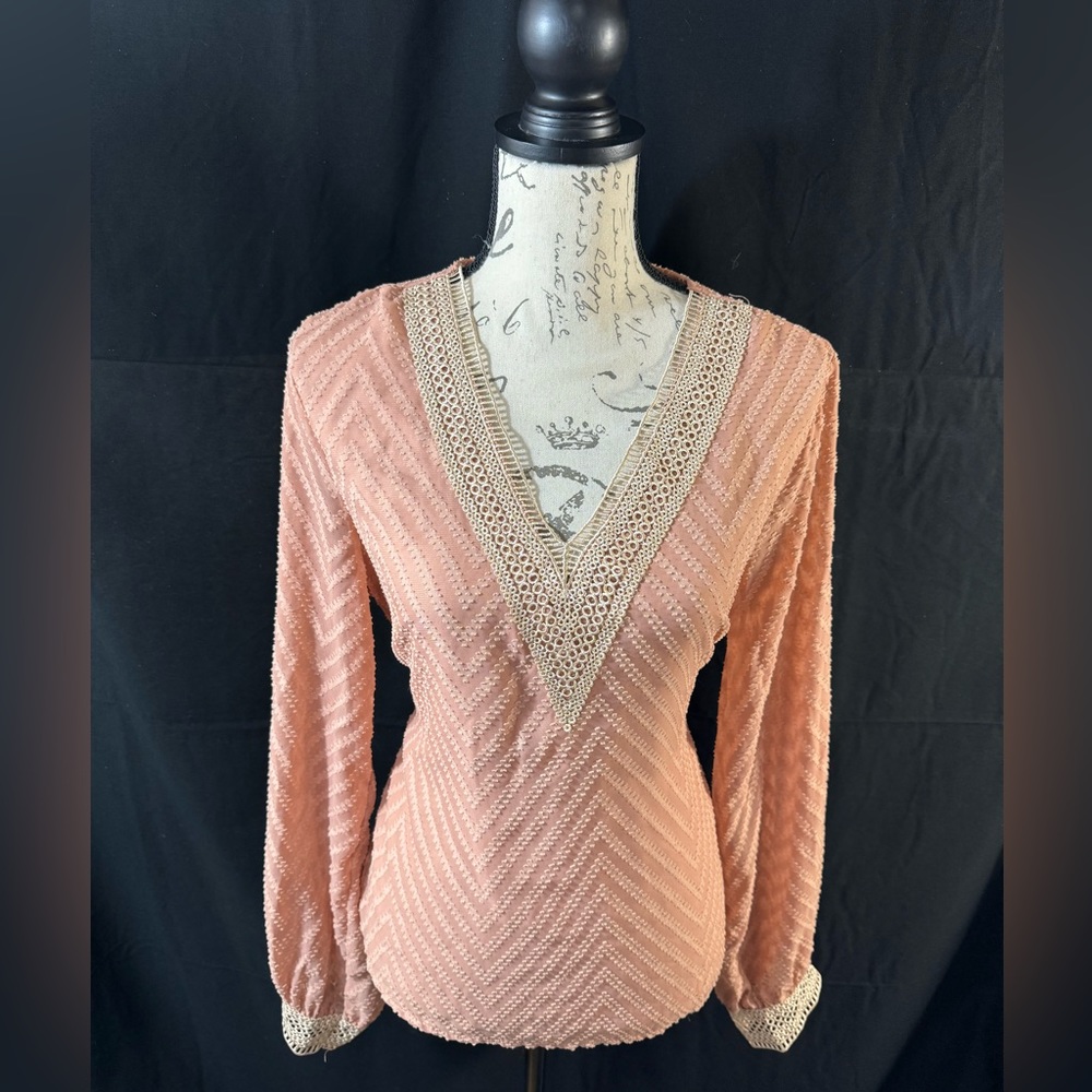 Women’s Lace Detail Top - Large